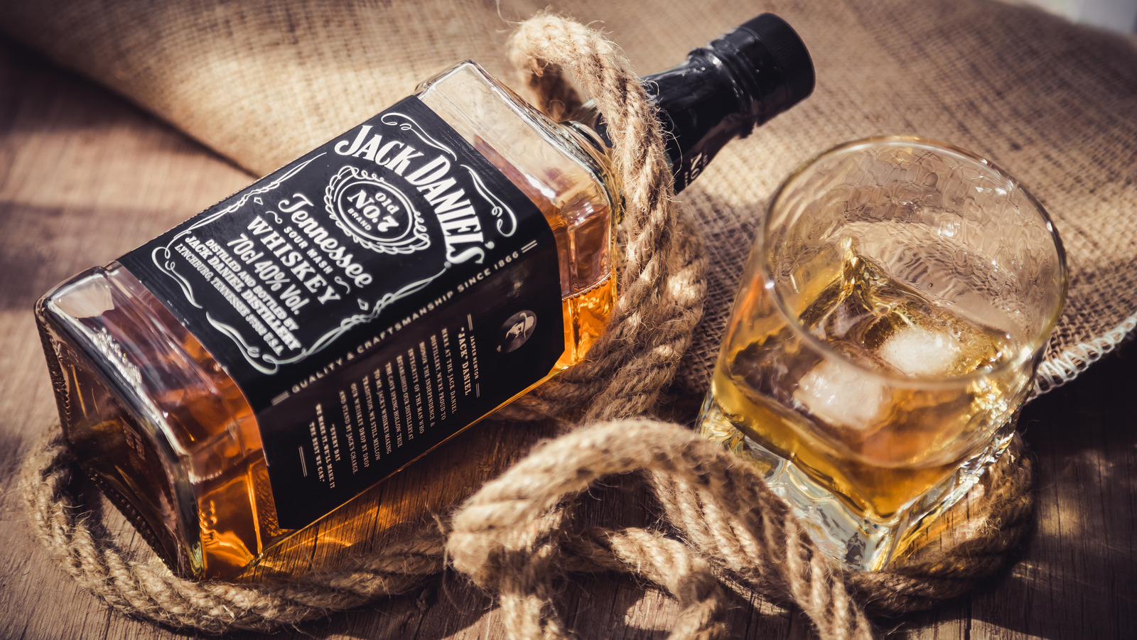 Jack Daniel S Old No Tennessee Whiskey The Ultimate Bottle Guide