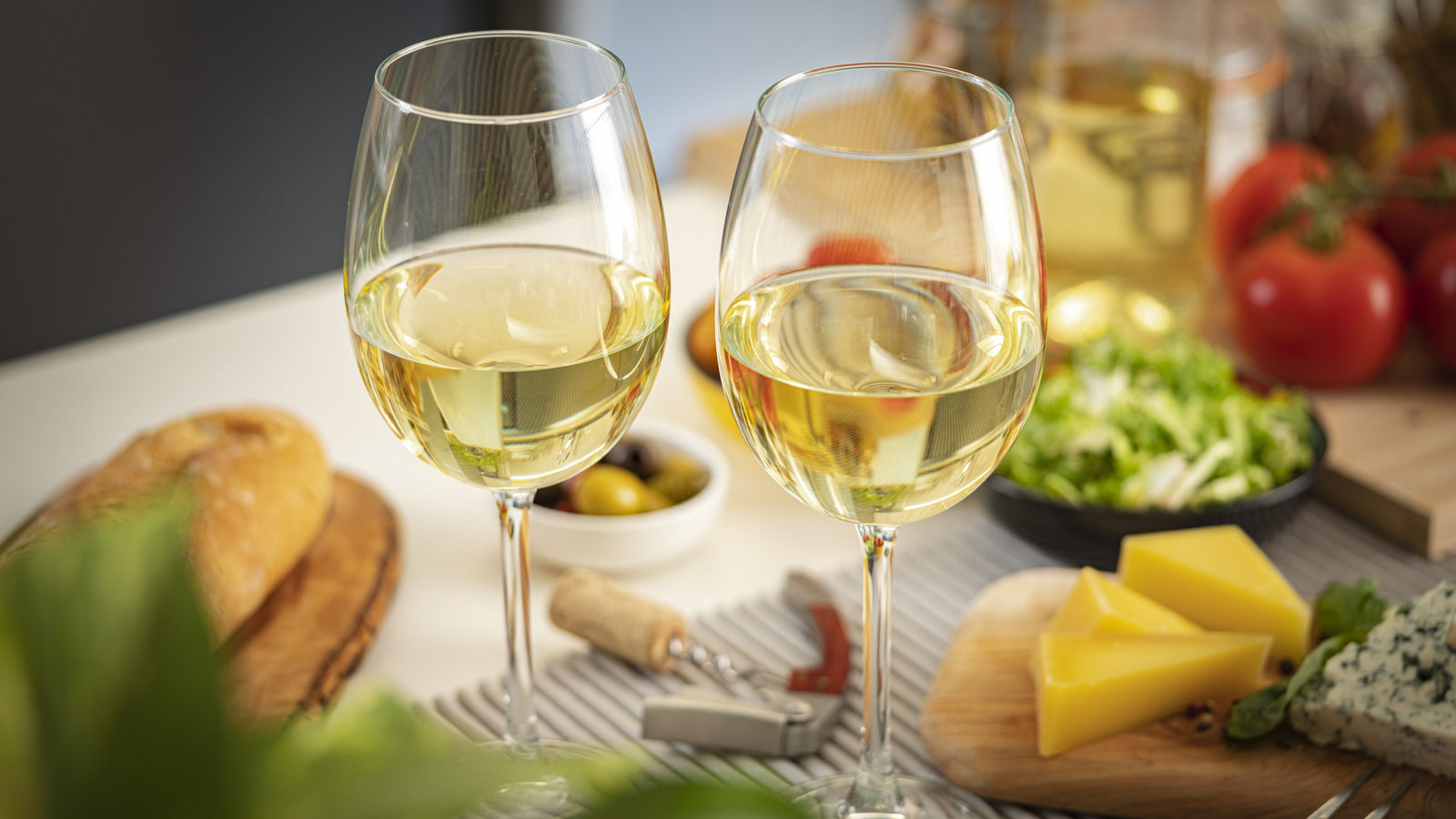 Pinot Grigio And Sauvignon Blanc Are More Different Than You D Think