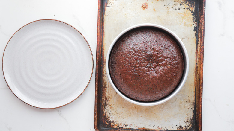 Cooling cake on sheet tray