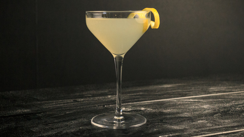 Corpse Reviver No 2 cocktail