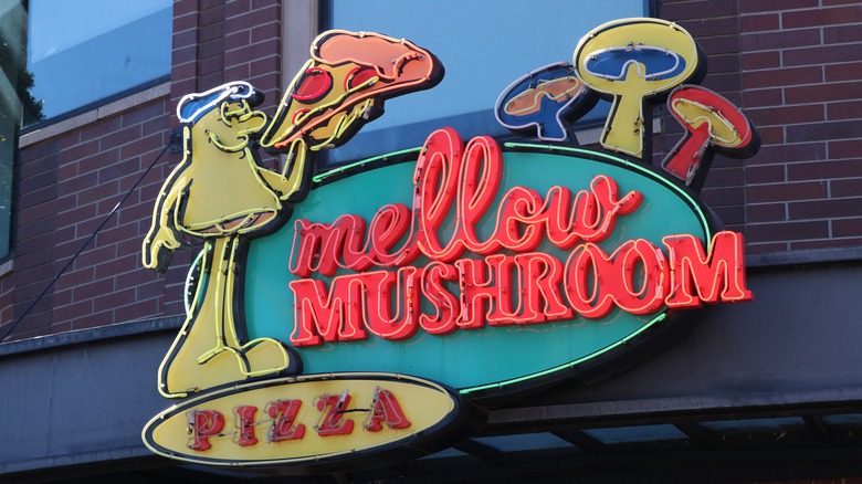 Mellow Mushroom sign