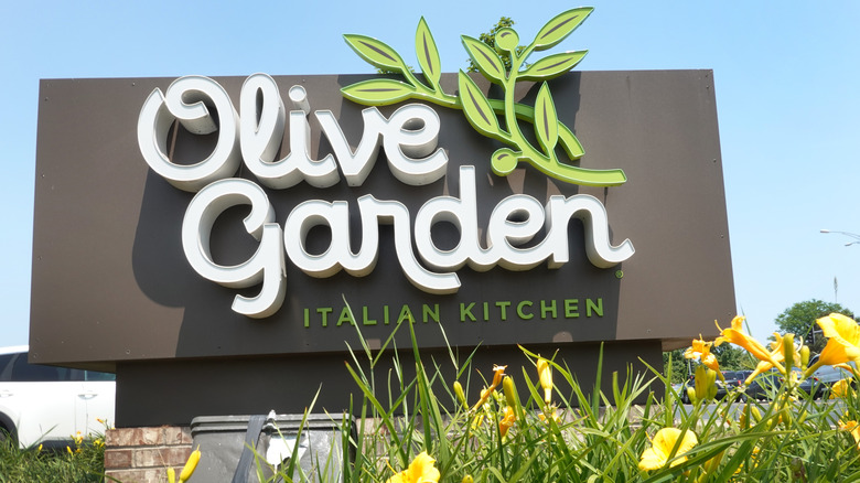 Olive Garden sign