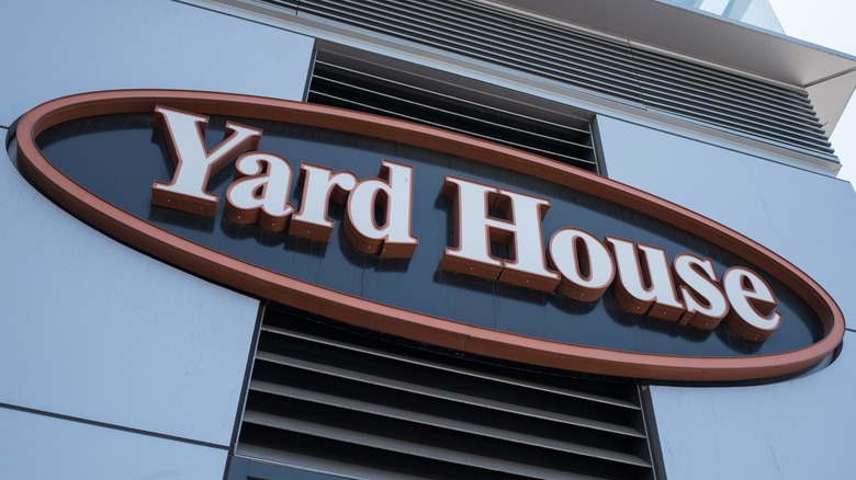 Yard House sign