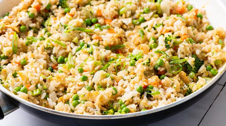 Fried rice with vegetables 