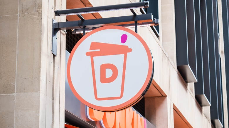 exterior Dunkin' signage