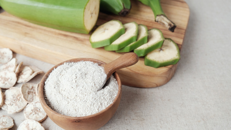 raw plantains and plantain flour