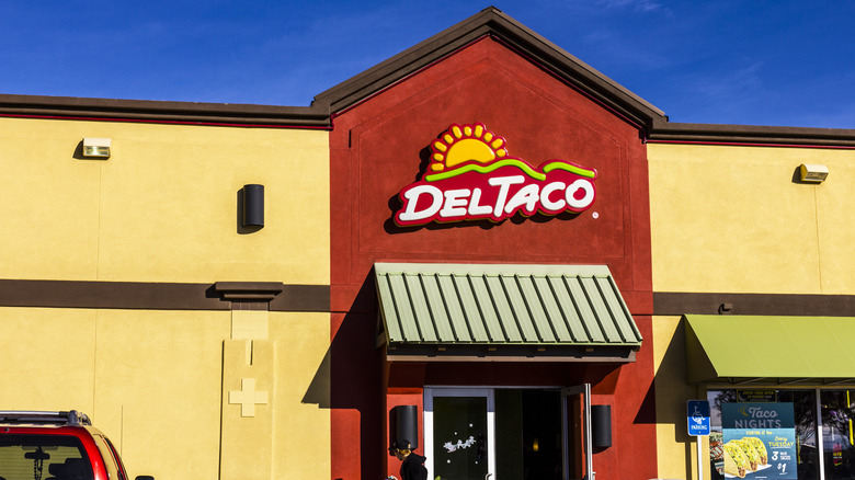 Del Taco facade