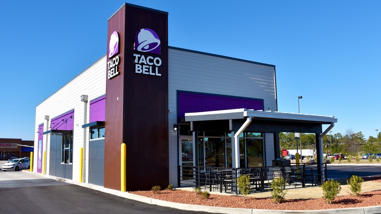 Taco Bell facade