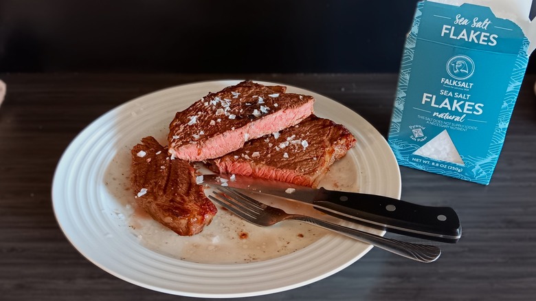 Falksalt salt flakes on steak