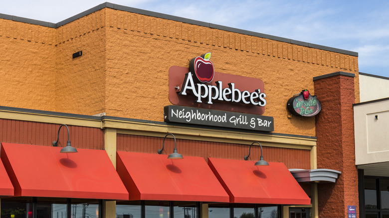 Applebee's sign