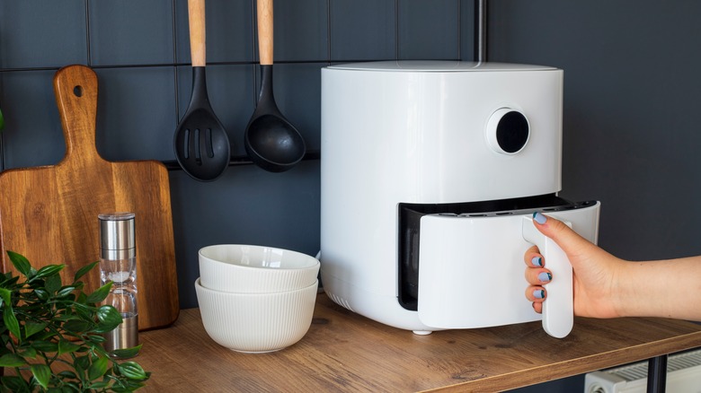 White air fryer