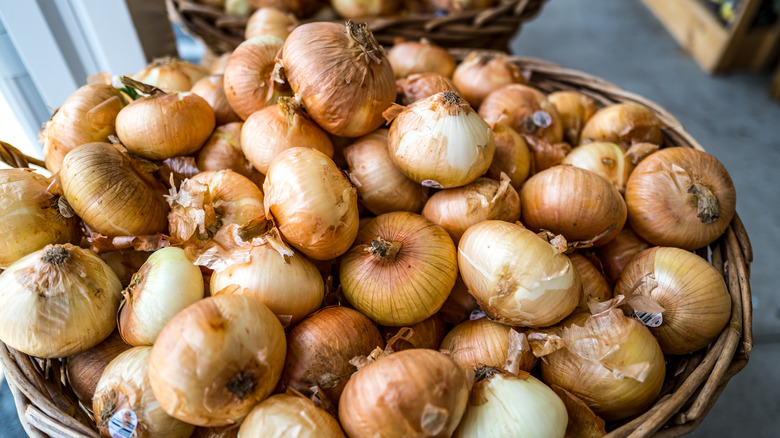 basket of Vidalia onions