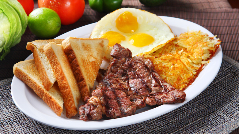 Steak and eggs dish