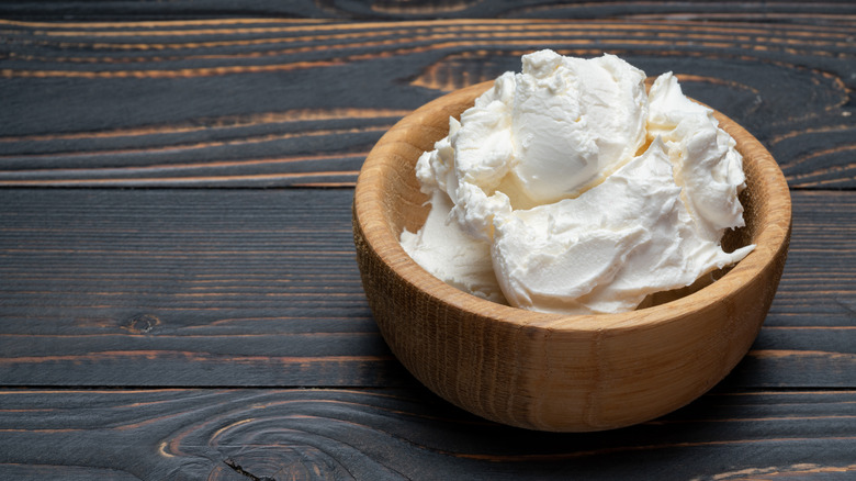 mascarpone in wooden bowl