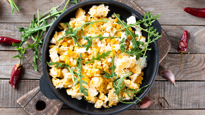 scrambled eggs with corn