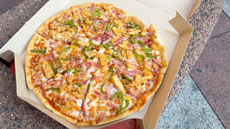 Pizza Hut Medium Hawaiian Chicken Thin 'N Crispy Pizza