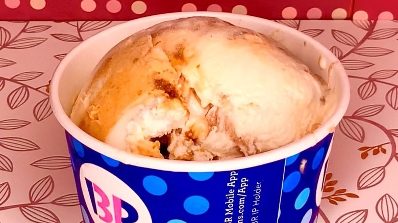 Baskin Robbins Pumpkin Cheesecake scoop