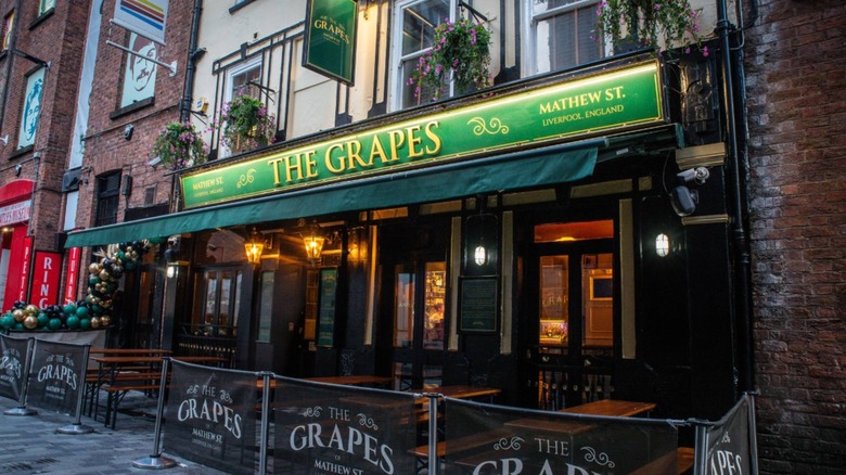 The front of The Grapes on Mathew Street