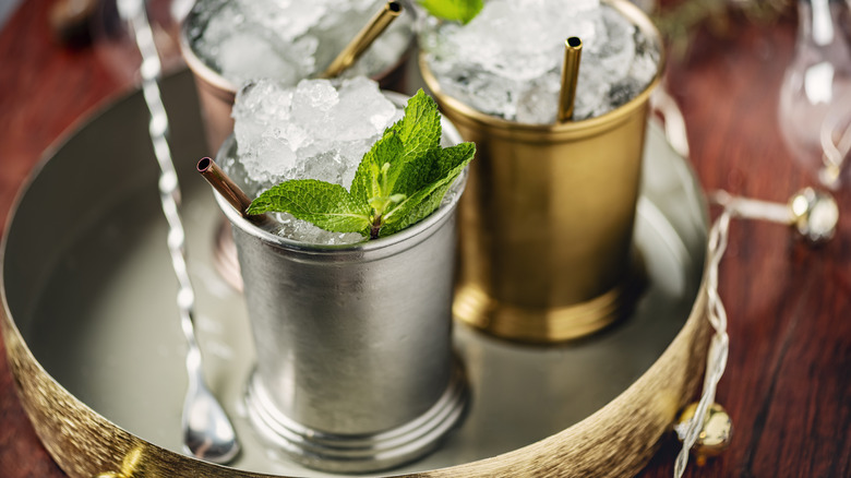 mint julep cocktails on tray