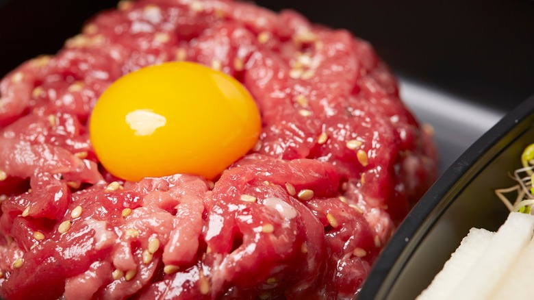 sesame seed steak tartare