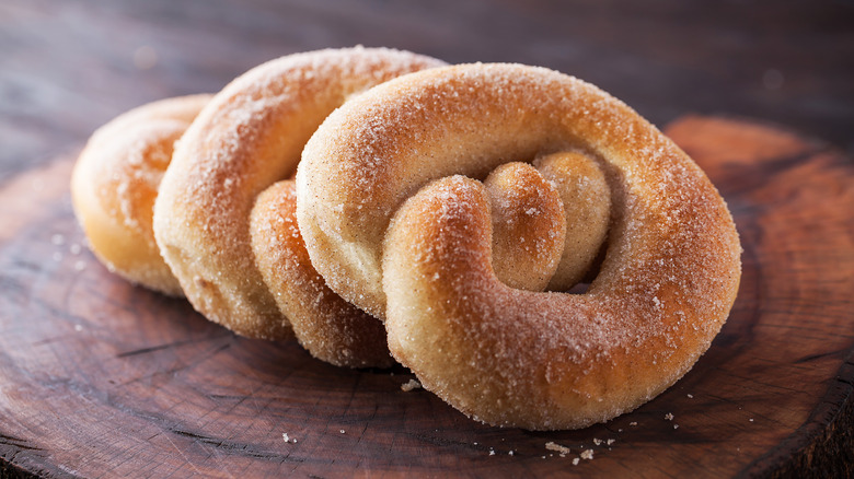 cinnamon sugar soft pretzel