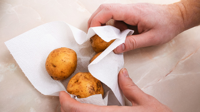 potatoes wrapped in paper towel