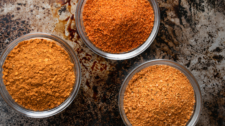 barbecue rubs in bowls