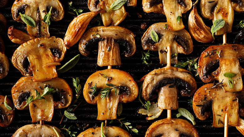 cooked mushrooms with thyme