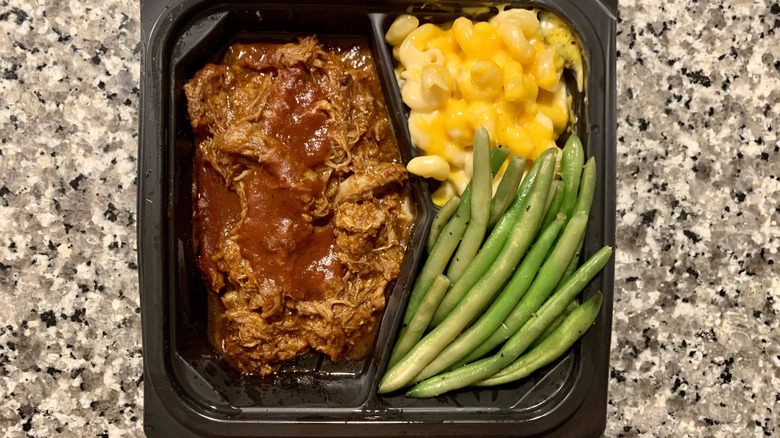 Pulled Pork, Mac n Cheese, and Green Beans