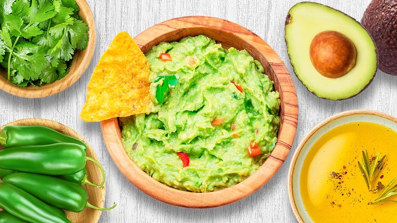 chip guac bowl ingredients