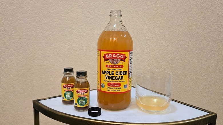 Bragg apple cider vinegar and shots