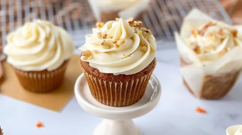 carrot cake cupcakes with nuts