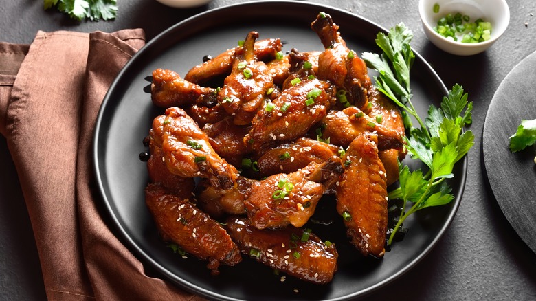 saucy chicken wings