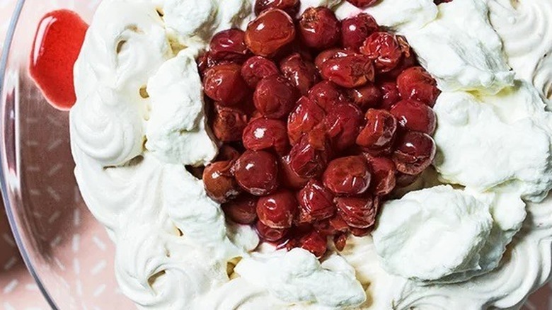 pavlova with grilled cherries