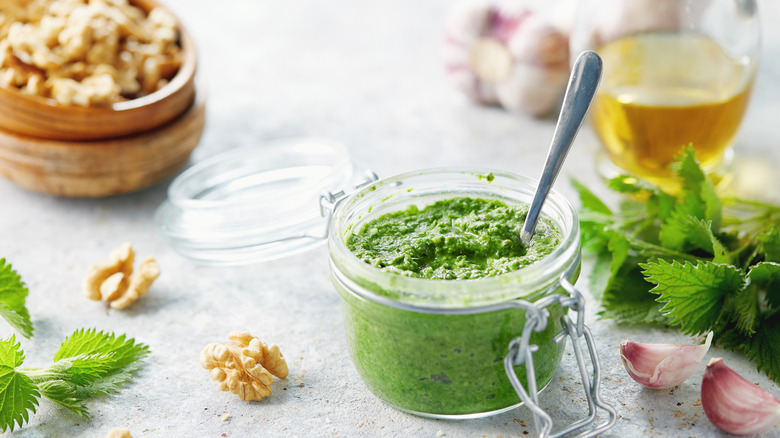 Walnuts and walnut pesto