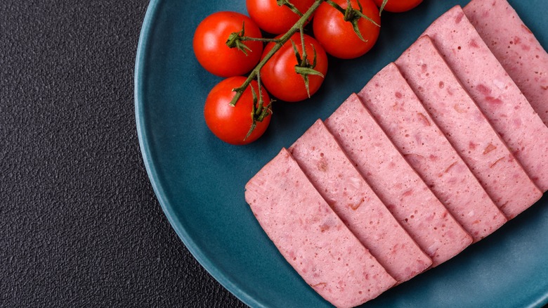 Sliced Spam and tomatoes
