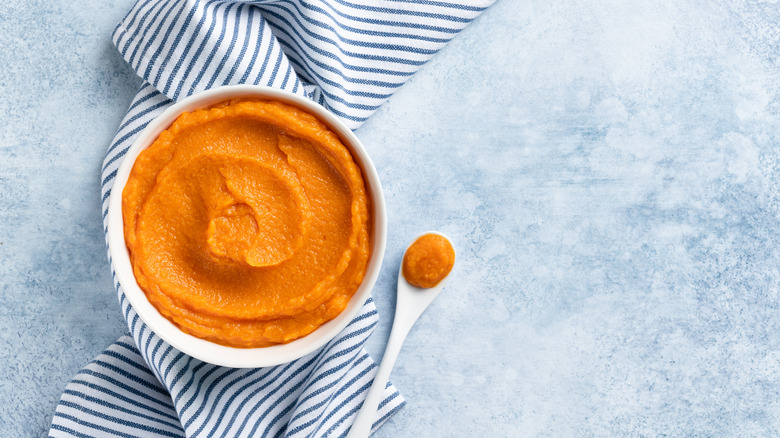 Pumpkin puree in bowl