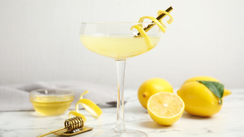 Bee's Knees cocktail