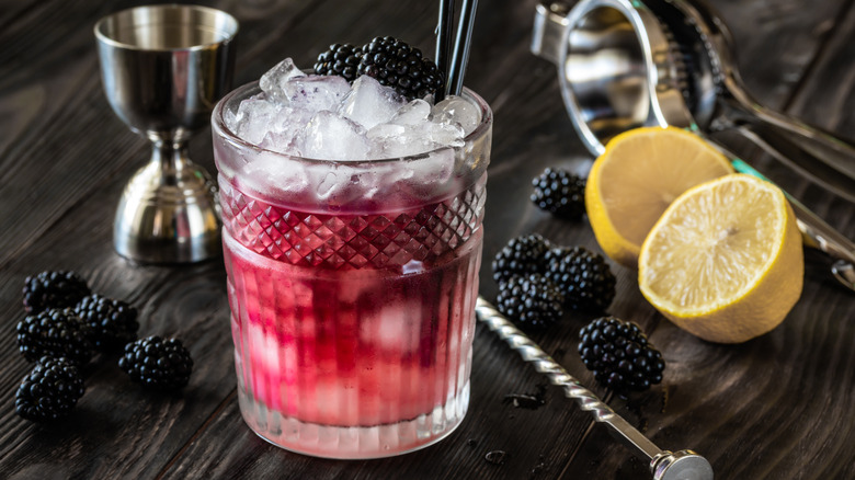 Bramble cocktail