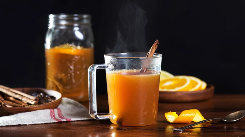 Steaming mulled apple cider