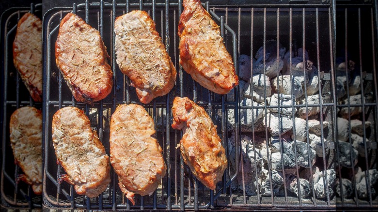 Grilling proteins with 2 different grill zones