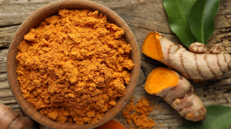 turmeric powder and root