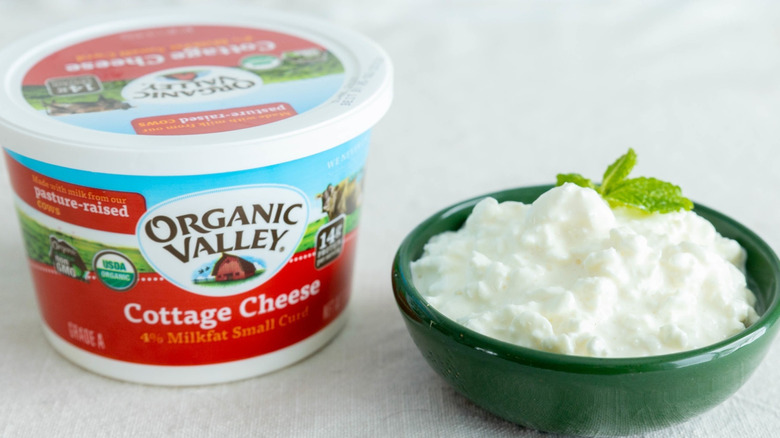 Organic Valley cottage cheese container and bowl full of cottage cheese