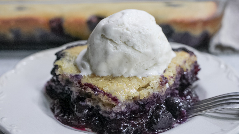 blueberry cobbler slice with ice cream