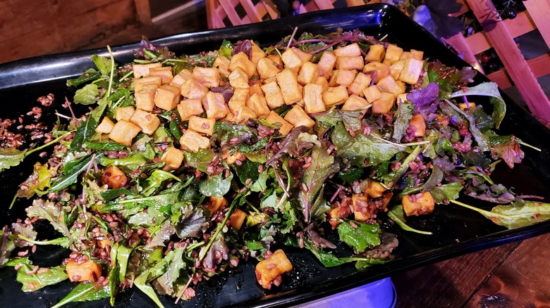 Tofu and kale salad