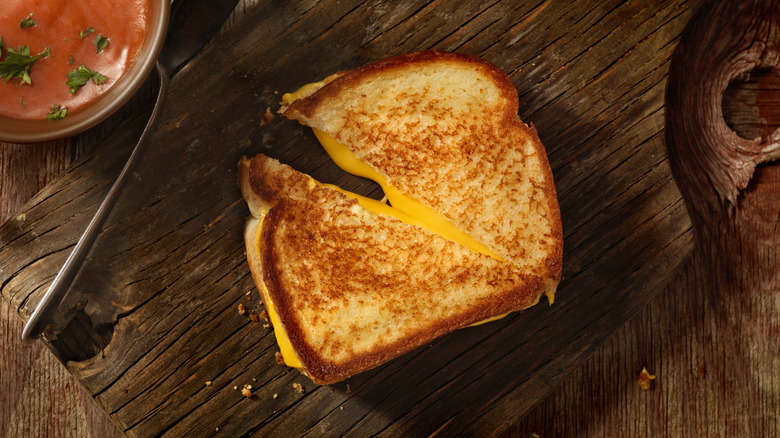 grilled cheese sandwich