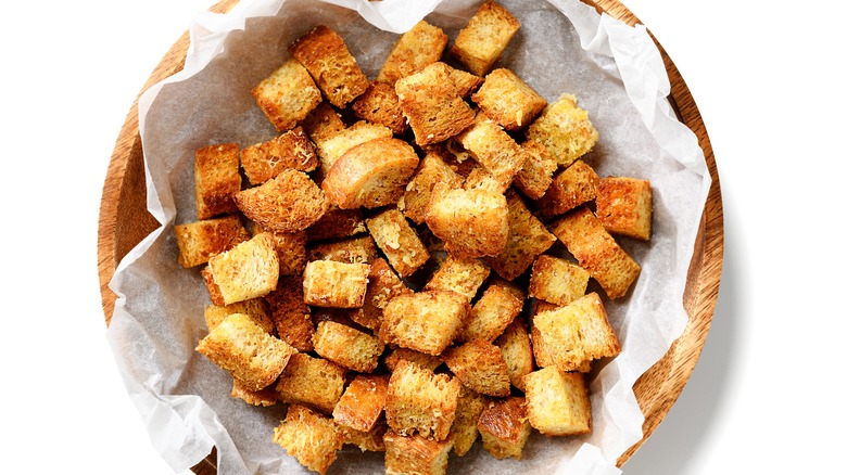 plate filled with crunchy croutons