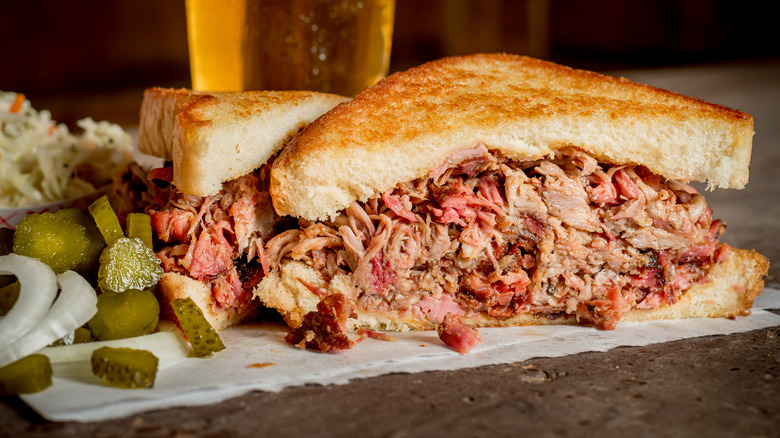 Pulled pork sandwich