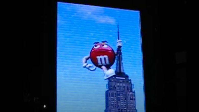 Animation of M&M climbing Empire State Building