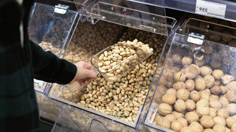 Buying walnuts in bulk